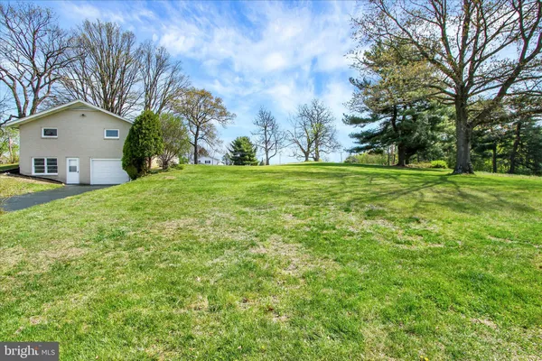 $399,900 | 1750 Northview Road, York, PA 17406