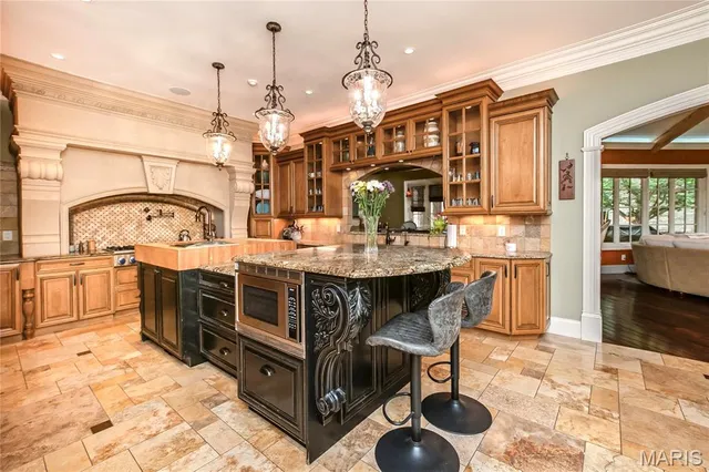 $5,696,000 | 4 Slate River Way, Wentzville, MO 63385