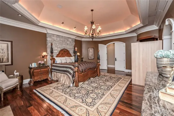 $5,696,000 | 4 Slate River Way, Wentzville, MO 63385