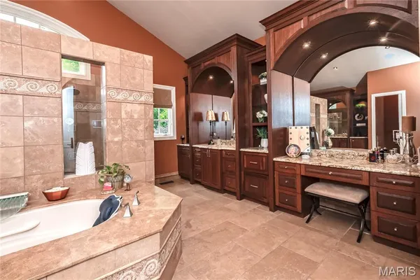 $5,696,000 | 4 Slate River Way, Wentzville, MO 63385