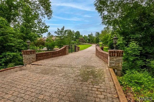 $5,696,000 | 4 Slate River Way, Wentzville, MO 63385