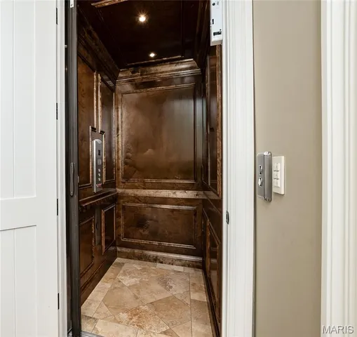 $5,696,000 | 4 Slate River Way, Wentzville, MO 63385