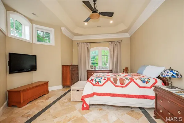 $5,696,000 | 4 Slate River Way, Wentzville, MO 63385