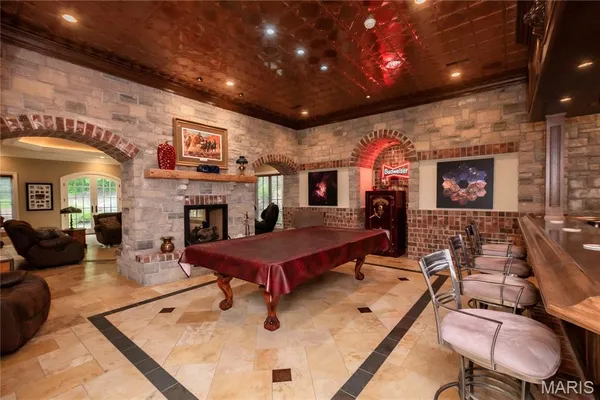 $5,696,000 | 4 Slate River Way, Wentzville, MO 63385