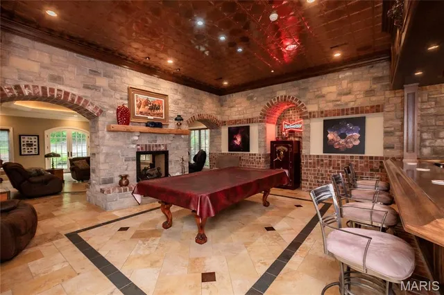 $5,696,000 | 4 Slate River Way, Wentzville, MO 63385