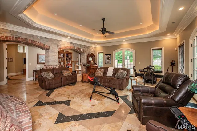 $5,696,000 | 4 Slate River Way, Wentzville, MO 63385
