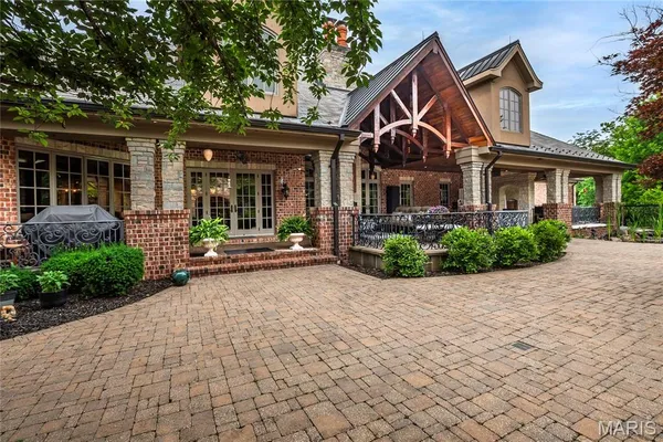 $5,696,000 | 4 Slate River Way, Wentzville, MO 63385