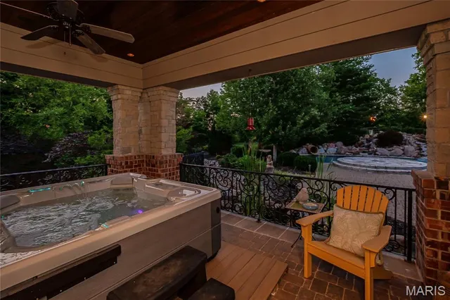 $5,696,000 | 4 Slate River Way, Wentzville, MO 63385