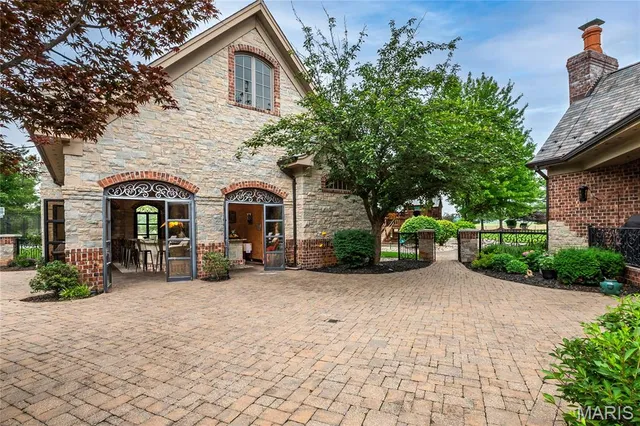 $5,696,000 | 4 Slate River Way, Wentzville, MO 63385