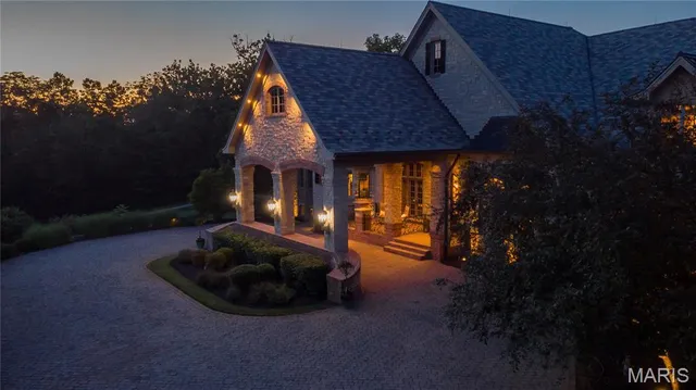 $5,696,000 | 4 Slate River Way, Wentzville, MO 63385