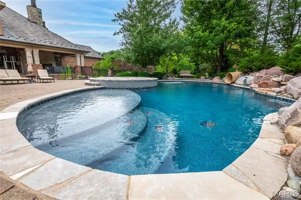 $5,696,000 | 4 Slate River Way, Wentzville, MO 63385