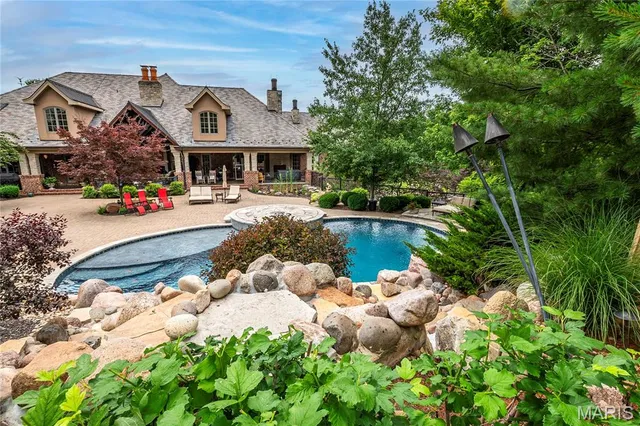 $5,696,000 | 4 Slate River Way, Wentzville, MO 63385