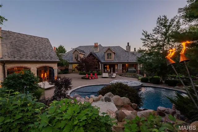 $5,696,000 | 4 Slate River Way, Wentzville, MO 63385