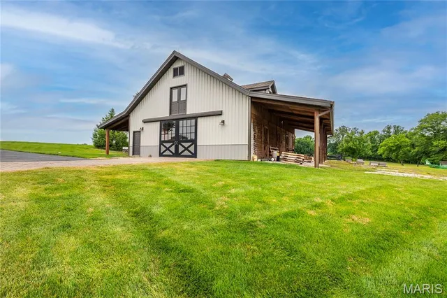 $5,696,000 | 4 Slate River Way, Wentzville, MO 63385