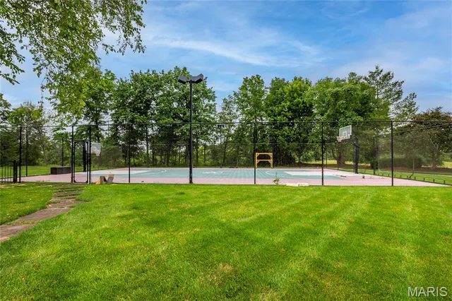 $5,696,000 | 4 Slate River Way, Wentzville, MO 63385