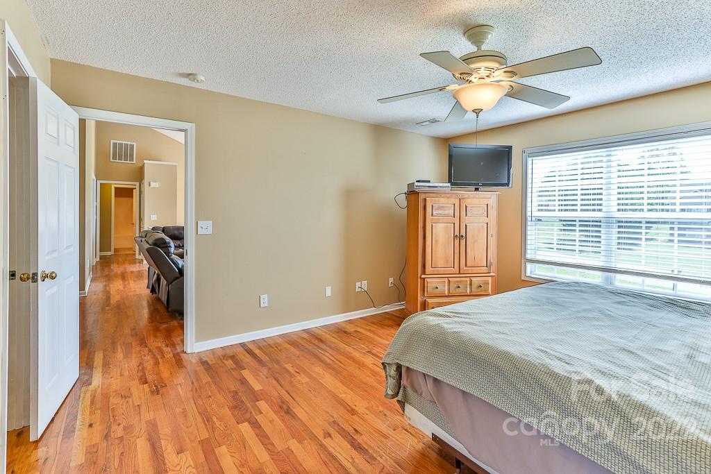 2276 Burris Road Conover, NC 28613 - Photo 13 of 27 Gallery Image 13