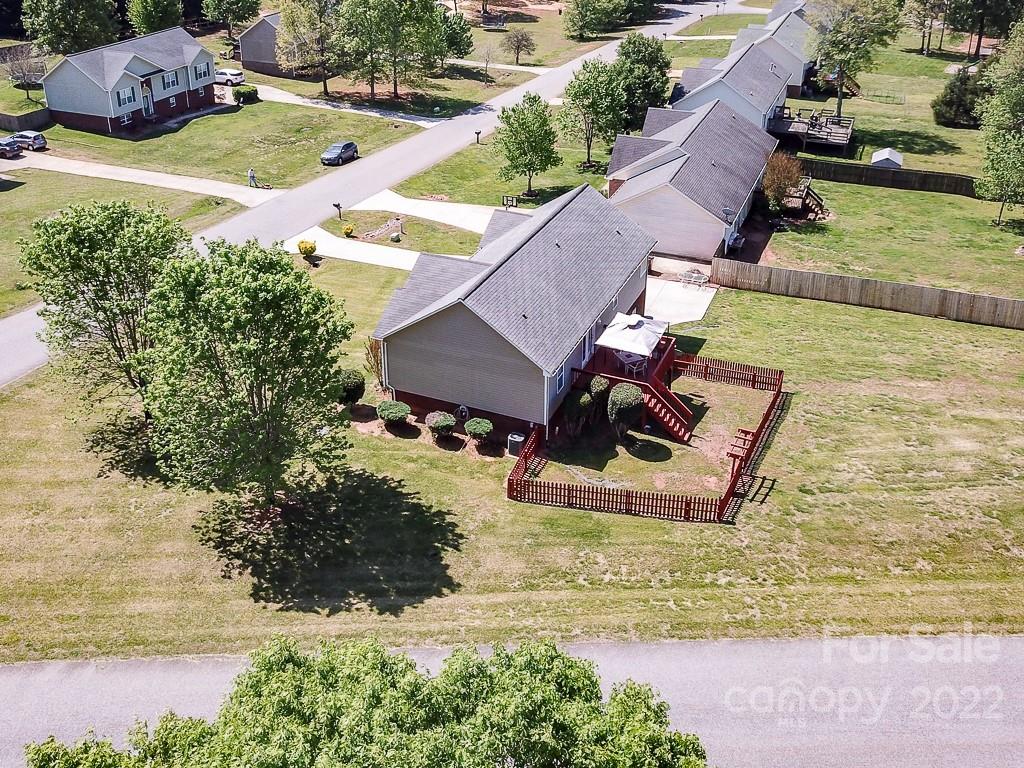 2276 Burris Road Conover, NC 28613 - Photo 4 of 27 Gallery Image 4