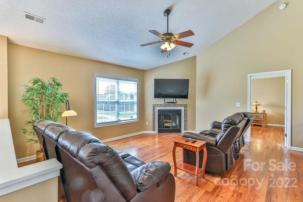 2276 Burris Road Conover, NC 28613 - Photo 10 of 27 Gallery Image 10