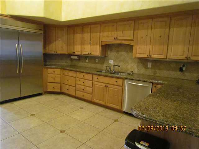 22612 Tombill Road Ramona, CA 92065 - Photo 3 of 16 Gorgeous Kitchen