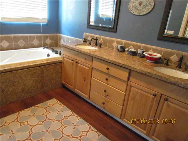 22612 Tombill Road Ramona, CA 92065 - Photo 10 of 16 Master Bath showing Sinks etc.