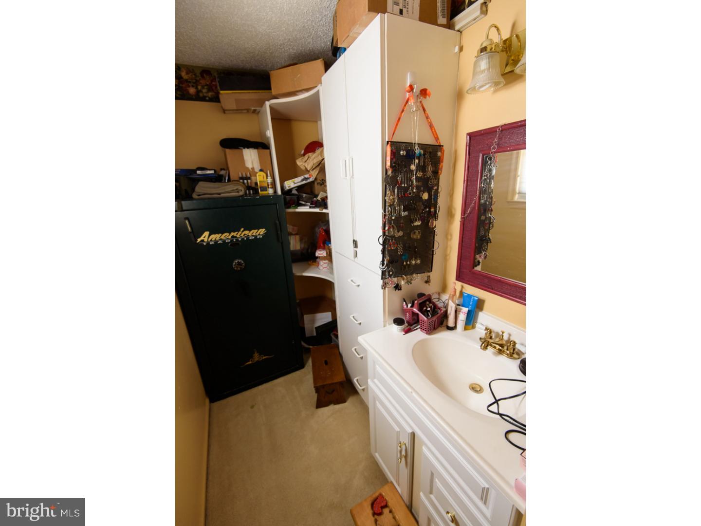 2017 Fort Bevon Road Harleysville, PA 19438 - Photo 21 of 22 Closet