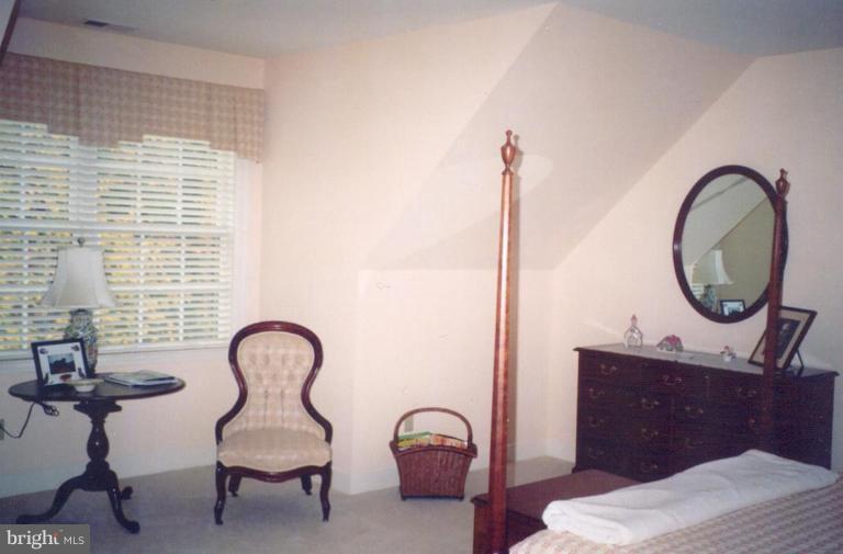 946 Old County Road Severna Park, MD 21146 - Photo 15 of 20 Bedroom #1