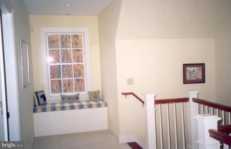 946 Old County Road Severna Park, MD 21146 - Photo 16 of 20 Hallway