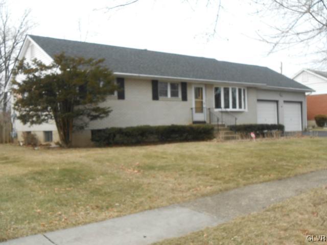 1753 Hampton Road Bethlehem, PA 18020 - Photo 3 of 15 Gallery Image 3