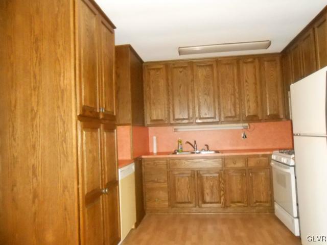1753 Hampton Road Bethlehem, PA 18020 - Photo 5 of 15 Gallery Image 5