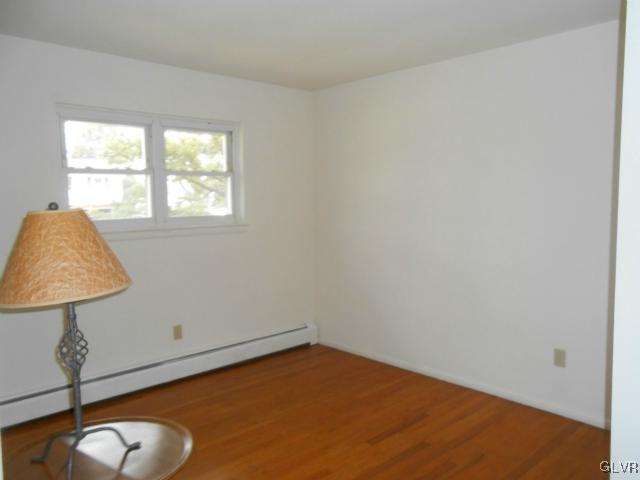 1753 Hampton Road Bethlehem, PA 18020 - Photo 8 of 15 Gallery Image 8