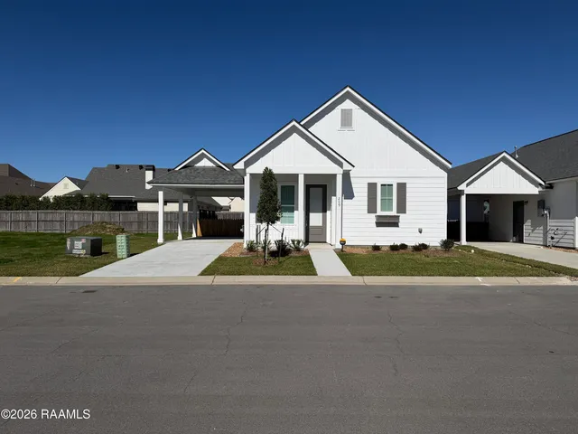 $2,150 | 209 Silver Star Court, Youngsville, LA 70592
