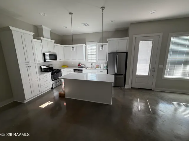 $2,150 | 209 Silver Star Court, Youngsville, LA 70592