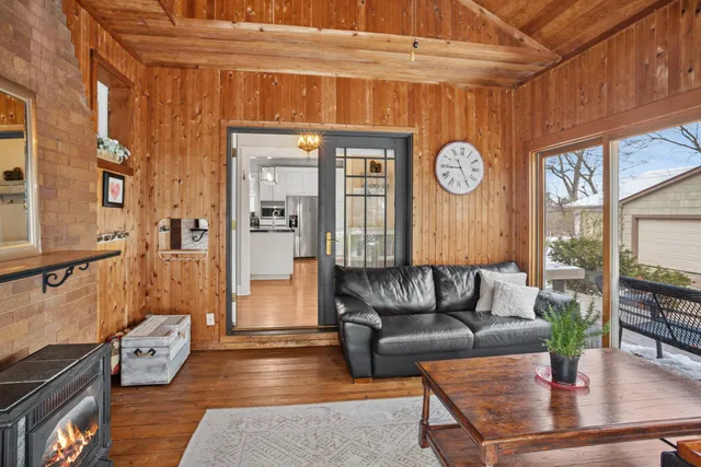 $999,000 | 305 North Addison Avenue, Elmhurst, IL 60126