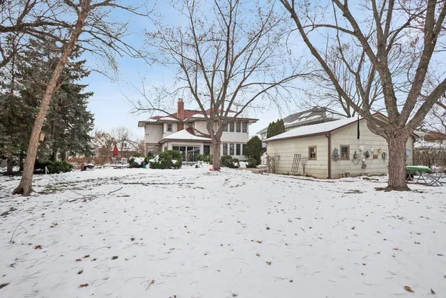 $999,000 | 305 North Addison Avenue, Elmhurst, IL 60126