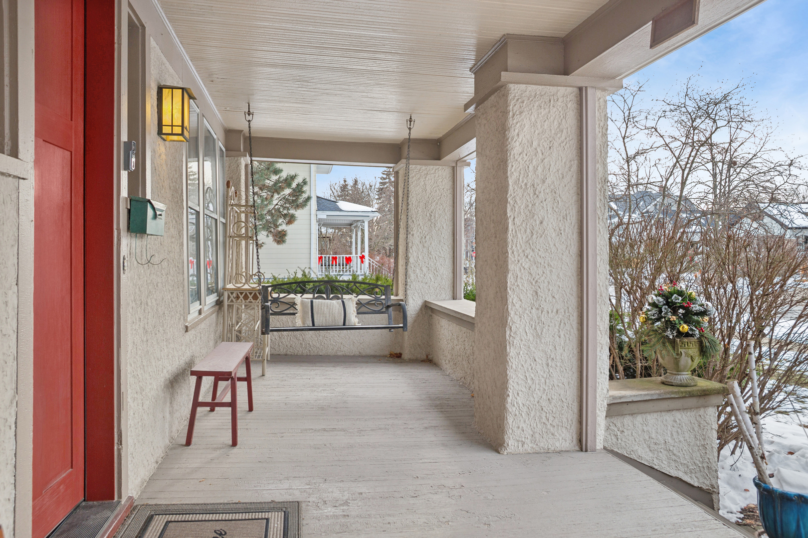 305 North Addison Avenue Elmhurst, IL 60126 - Photo 3 of 29 a room with patio entrance and wooden floor