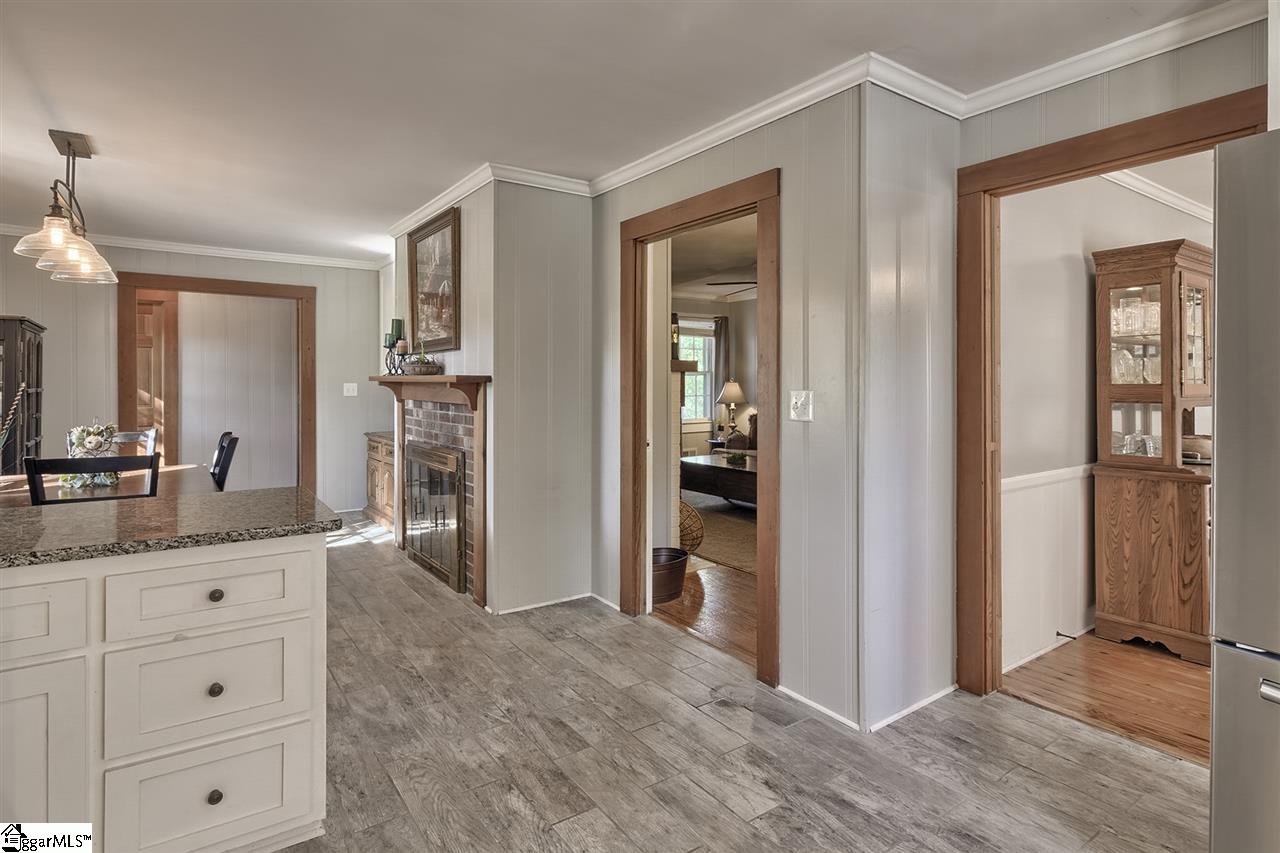 303 Edwards Road Greenville, SC 29615 - Photo 3 of 23 Gallery Image 3