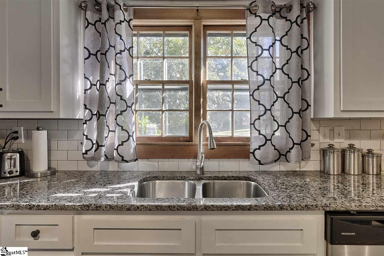 303 Edwards Road Greenville, SC 29615 - Photo 4 of 23 Gallery Image 4