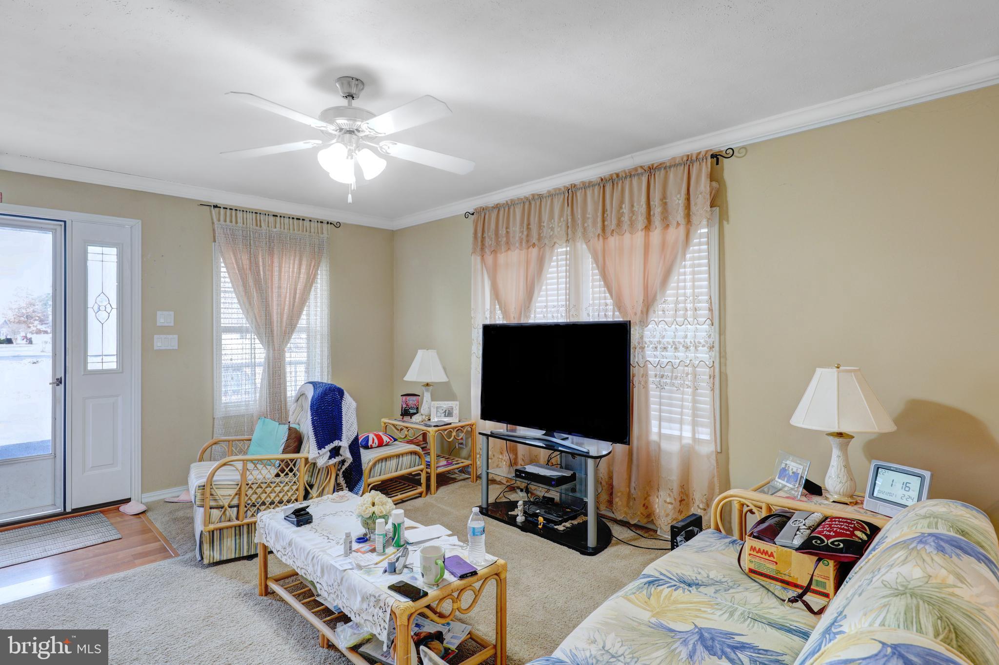 409 Long Branch Road, Unit 52857 Seaford, DE 19973 - Photo 23 of 33 Living room