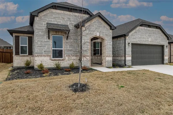 $429,000 | 212 Colvin Lane, Justin, TX 76247