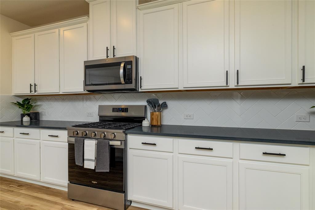 212 Colvin Lane Justin, TX 76247 - Photo 12 of 36