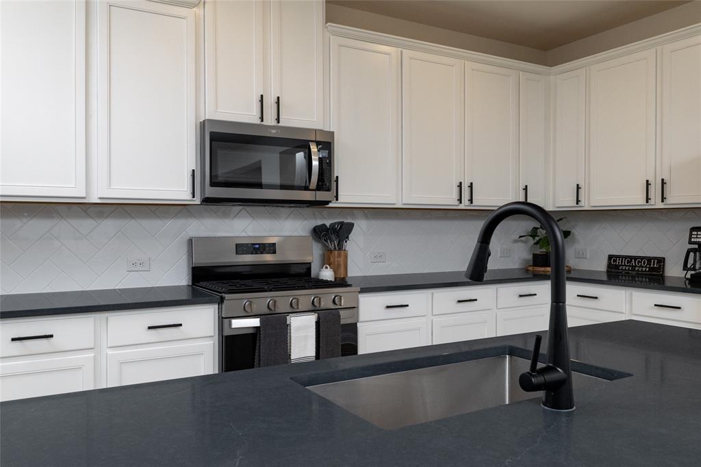 212 Colvin Lane Justin, TX 76247 - Photo 15 of 36