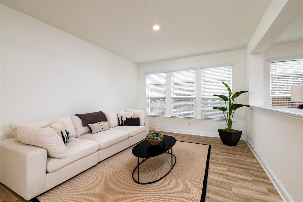 212 Colvin Lane Justin, TX 76247 - Photo 4 of 36