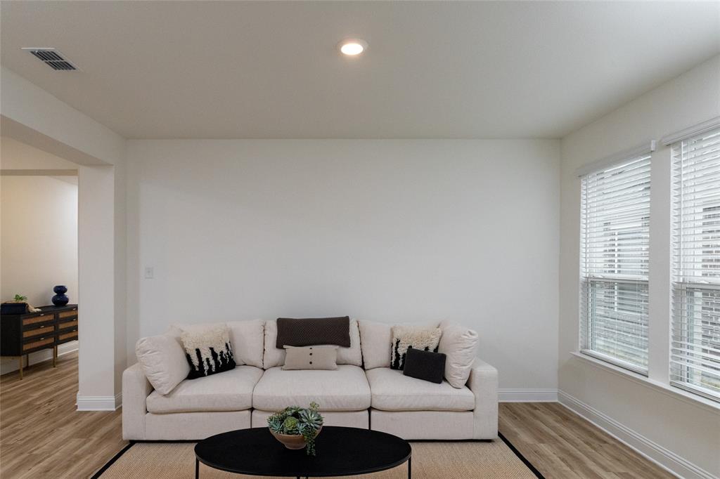 212 Colvin Lane Justin, TX 76247 - Photo 5 of 36