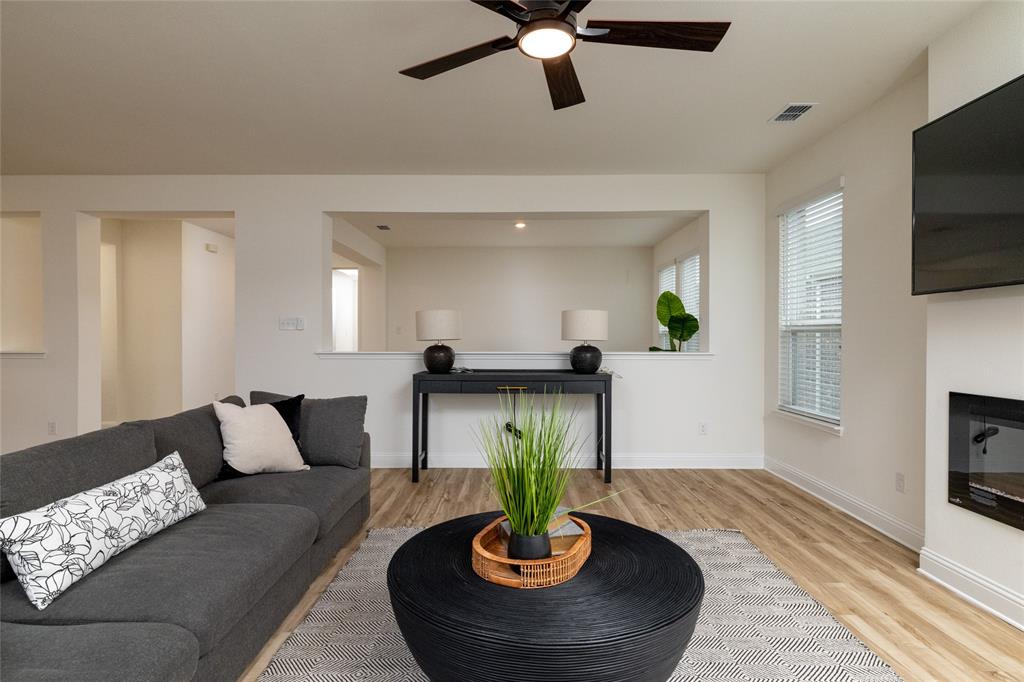 212 Colvin Lane Justin, TX 76247 - Photo 9 of 36