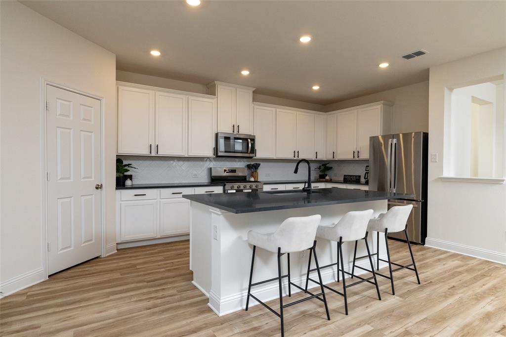 212 Colvin Lane Justin, TX 76247 - Photo 10 of 36