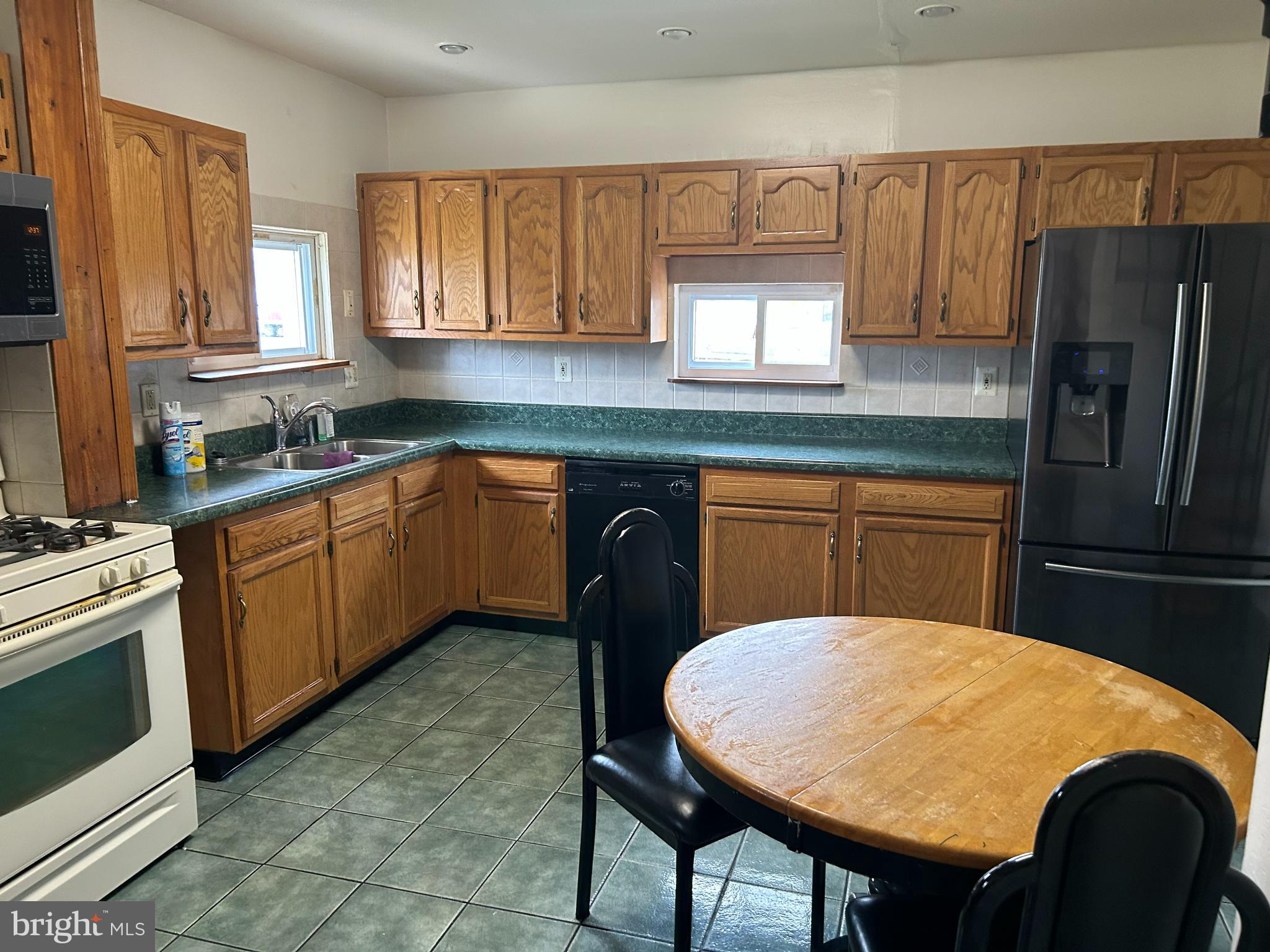 710 Calcon Hook Road Sharon Hill, PA 19079 - Photo 15 of 29