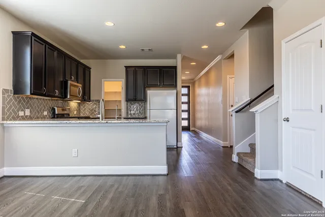 $2,500 | 12606 Elemina Trail, San Antonio, TX 78249