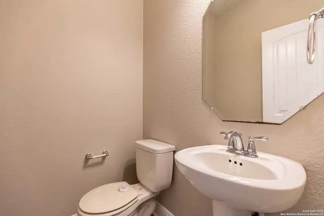 $2,500 | 12606 Elemina Trail, San Antonio, TX 78249