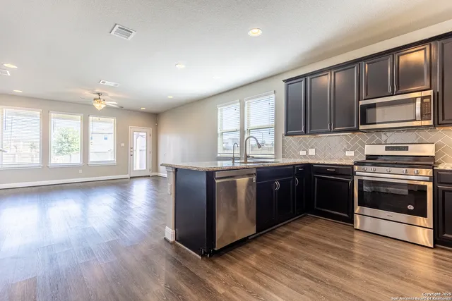 $2,500 | 12606 Elemina Trail, San Antonio, TX 78249