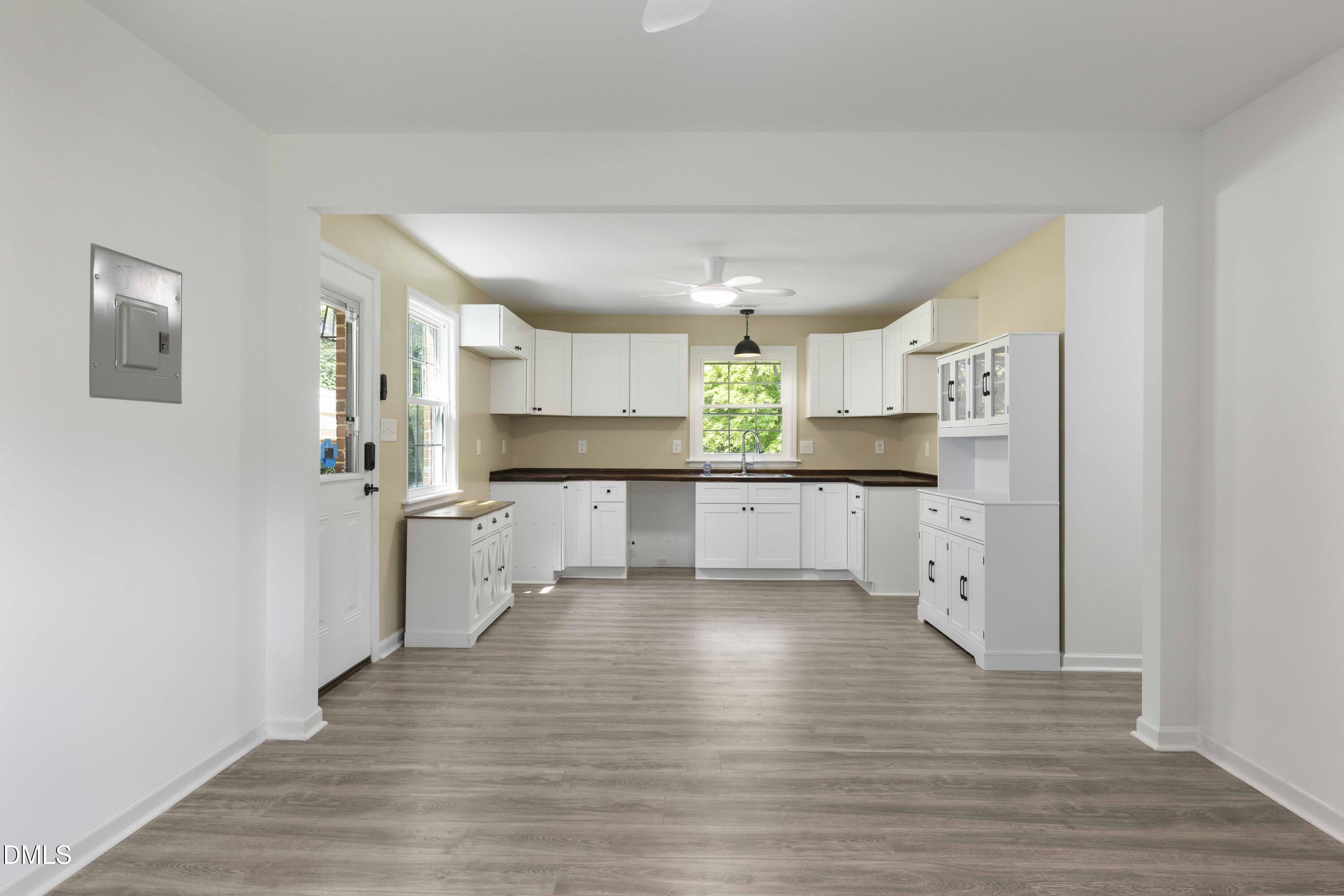 437 Woodsdale Road Roxboro, NC 27573 - Photo 2 of 32